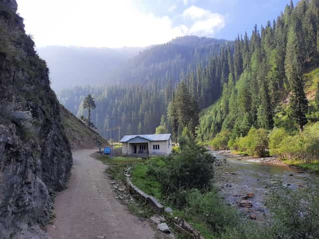 Top 10 Must-Visit Places in Jammu and Kashmir